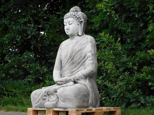 Het Majestueuze Grote Boeddha Beeld: Een Symbool van Rust en Verlichting