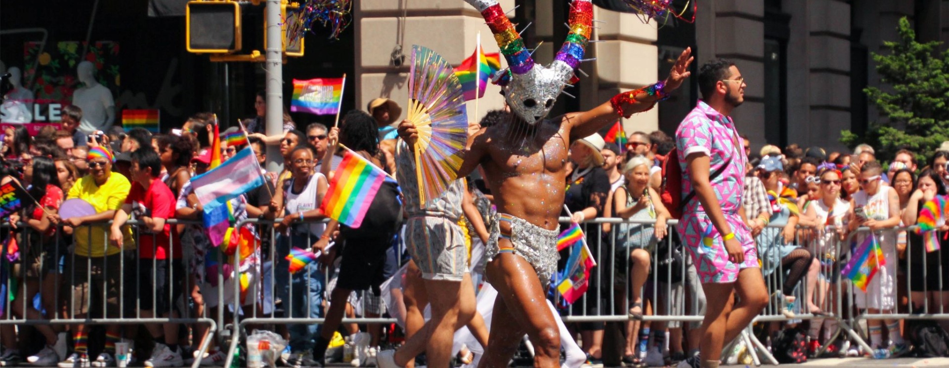 Trots en Vreugde: Pride Playa del Inglés 2022 in de Schijnwerpers